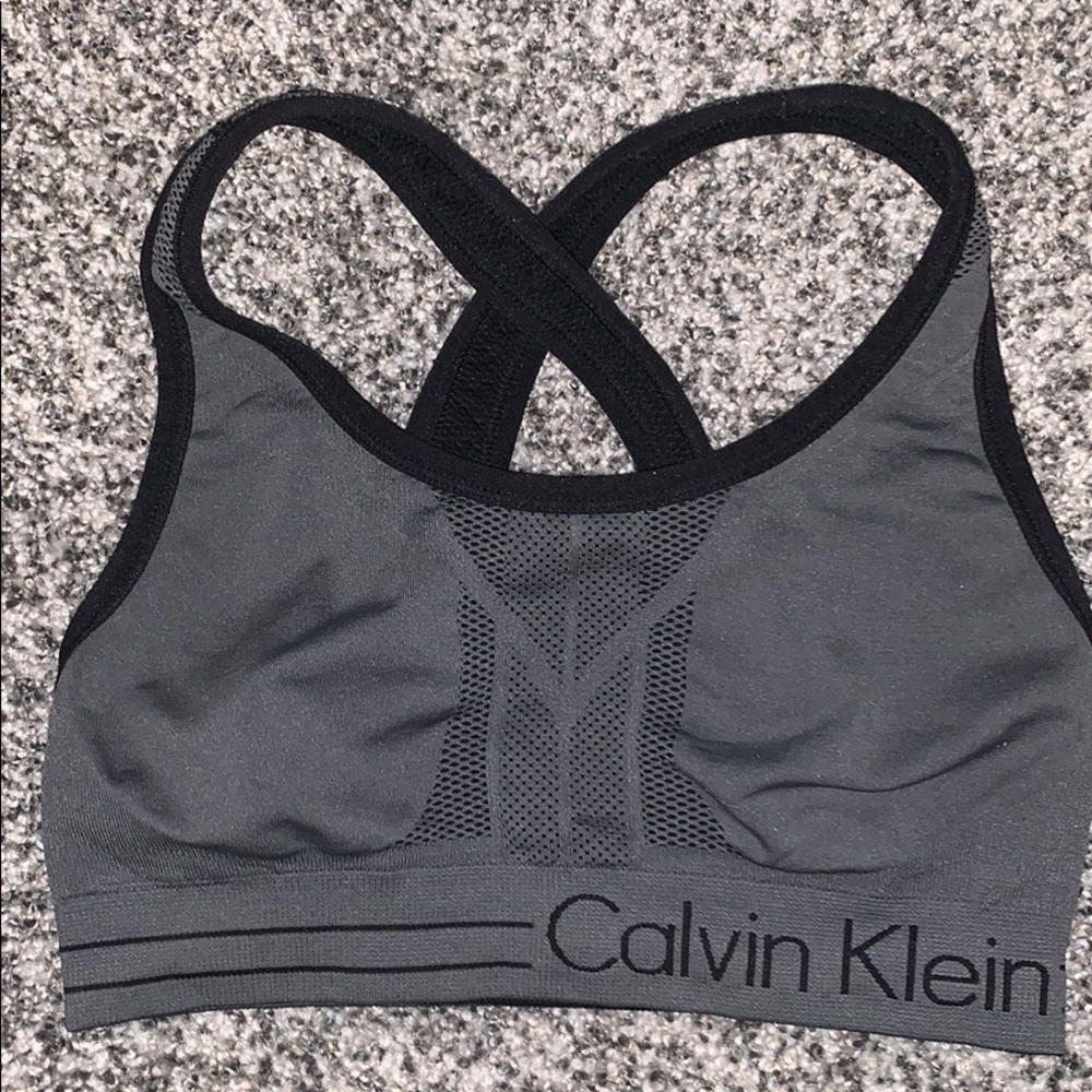 Calvin Klein reversible sports bra - Picture 1 of 3